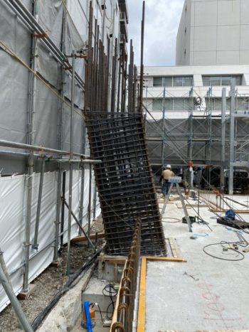 大阪市内のマンション1階の柱・壁鉄筋工事を行いました。